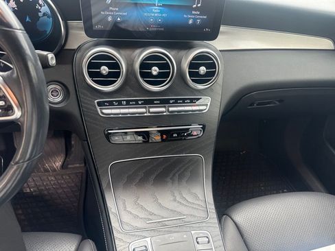 Used 2020 Mercedes-Benz GLC 300 4MATIC image 21