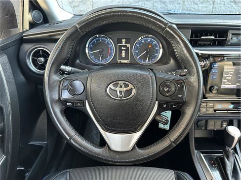 Used 2017 Toyota Corolla LE image 20