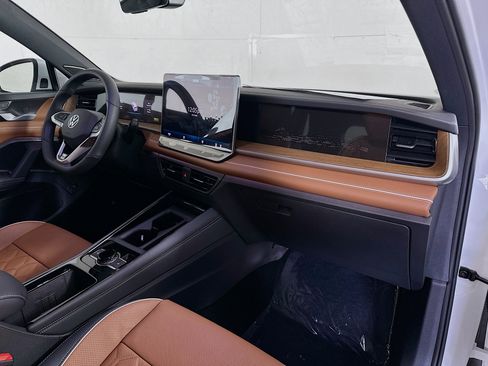 New 2026 Volkswagen Tiguan SEL R-Line image 31