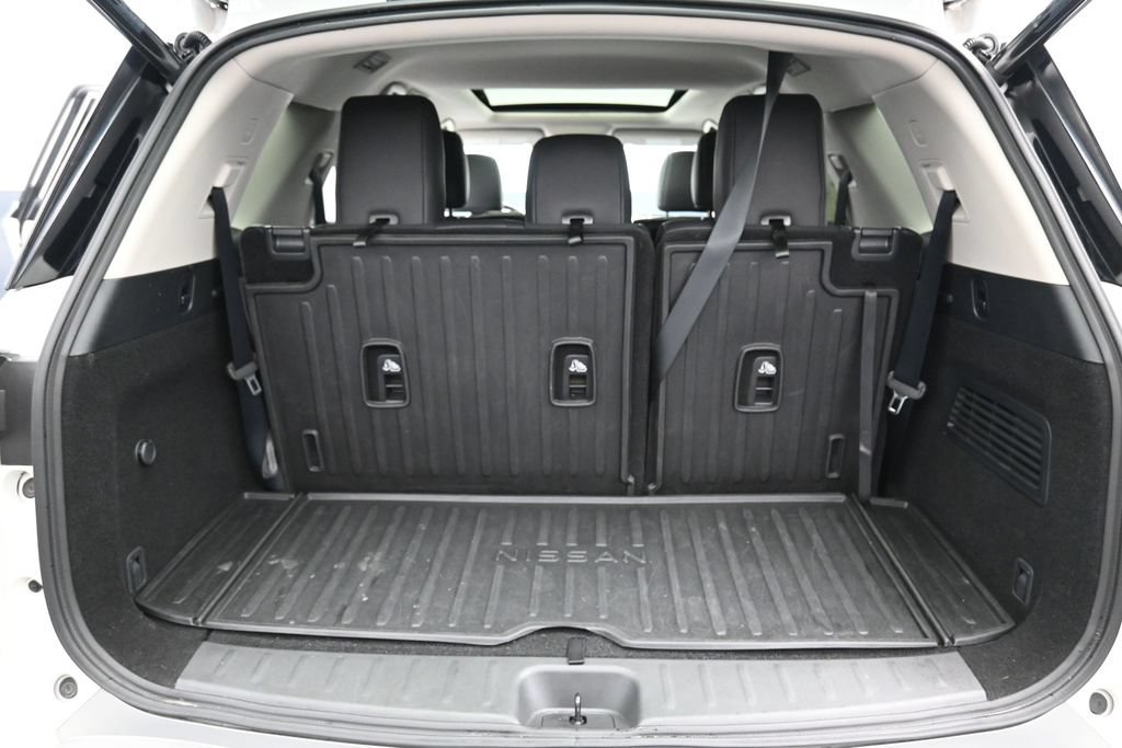 Used 2024 Nissan Pathfinder Platinum w/ Cargo Package AWD/4WD image 33