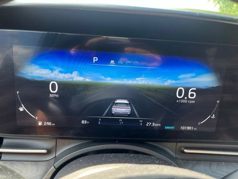 Used 2024 Kia Carnival SX FWD image 7