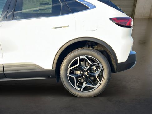 New 2026 Ford Escape Platinum image 21