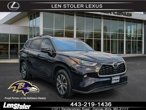 Used 2022 Toyota Highlander XLE image 1