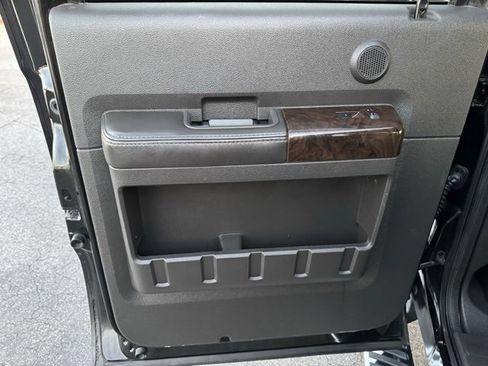 Used 2014 Ford F450 Platinum w/ Platinum Package image 14