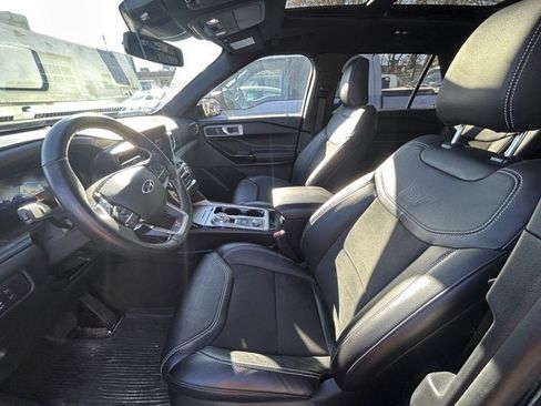 Used 2022 Ford Explorer ST image 12