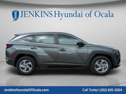 Certified 2023 Hyundai Tucson SE image 2