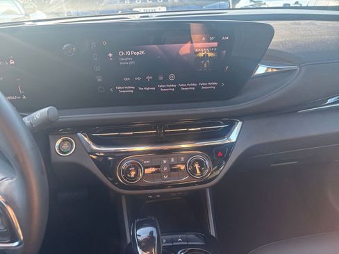Used 2025 Buick Envista Sport Touring image 18