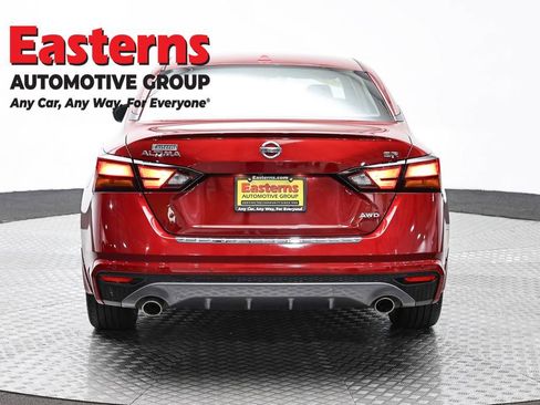 Used 2022 Nissan Altima 2.5 SR AWD/4WD image 6