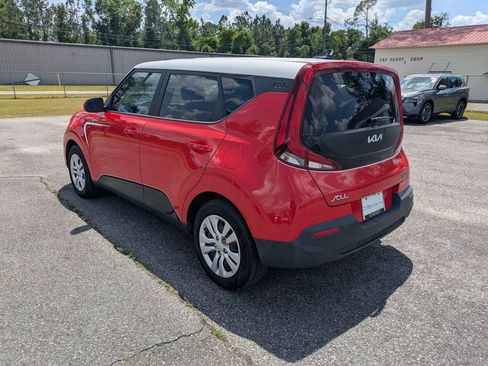 Used 2022 Kia Soul LX FWD image 5