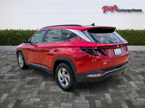 Used 2022 Hyundai Tucson SEL FWD image 2