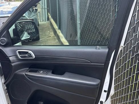 Used 2019 Jeep Grand Cherokee Altitude RWD image 7