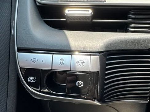 Used 2024 Hyundai Ioniq 5 SEL RWD image 17