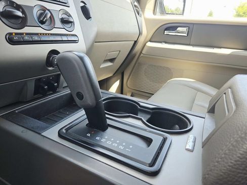 Used 2014 Ford Expedition XLT w/ Leather Seating Package AWD/4WD image 20