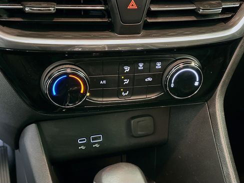 Used 2024 Buick Encore GX Sport Touring image 23