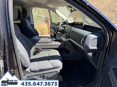 Used 2025 Ford Expedition Active AWD/4WD image 36