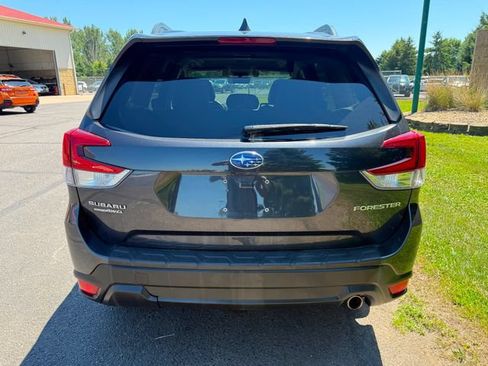 Used 2019 Subaru Forester Limited AWD/4WD image 2