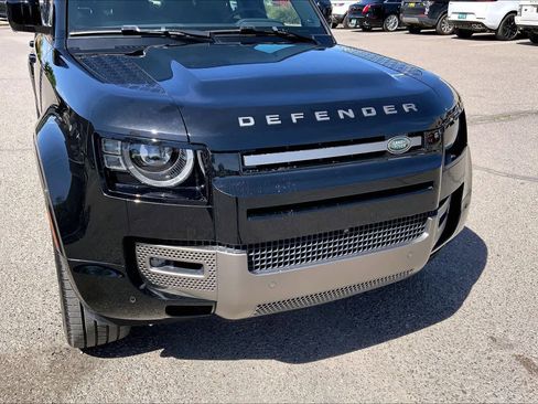 Certified 2025 Land Rover Defender 110 X-Dynamic SE AWD/4WD image 28