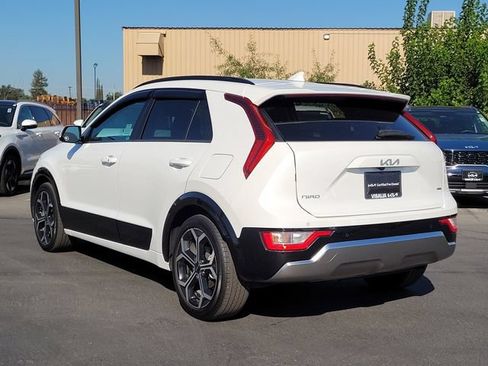 Certified 2025 Kia Niro EX Touring FWD image 8