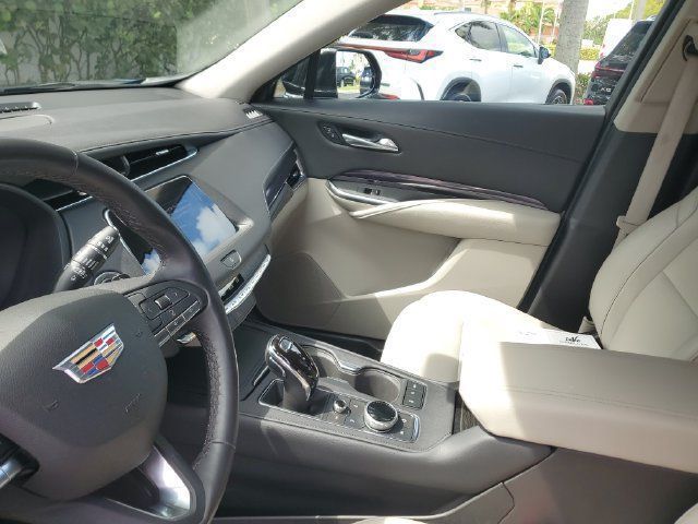 Certified 2023 Cadillac XT4 Luxury FWD image 23