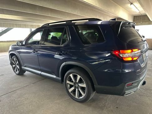 Certified 2025 Honda Pilot Elite image 5
