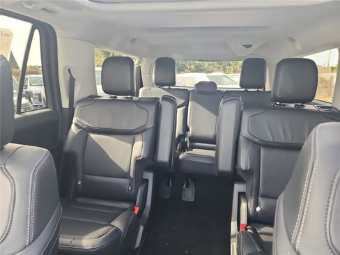 New 2025 Ford Expedition Max Platinum w/ Driver's Package image 16