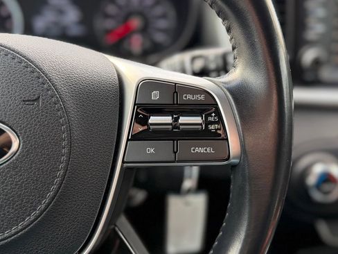 Used 2019 Kia Sorento S image 8