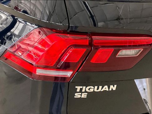 Used 2019 Volkswagen Tiguan SE FWD image 25