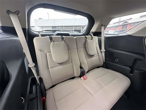 Used 2020 Ford Explorer XLT w/ Comfort Package image 32