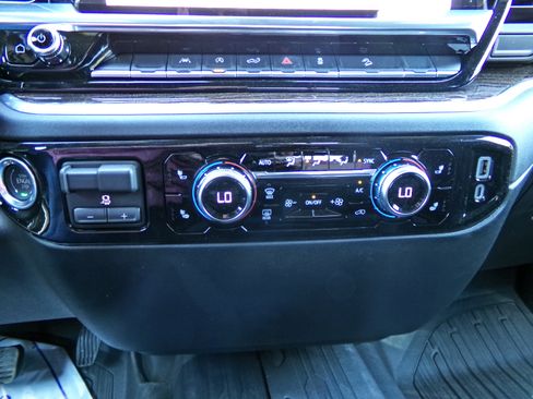 New 2026 GMC Sierra 1500 SLE w/ X31 Off-Road Package image 9