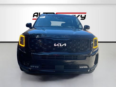 Used 2022 Kia Telluride SX w/ SX Prestige Package image 2