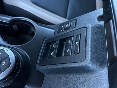 Used 2022 Ford Bronco Wildtrak image 33