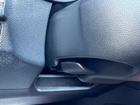 Used 2018 Subaru Forester 2.5i Premium w/ All-Weather Package AWD/4WD image 25