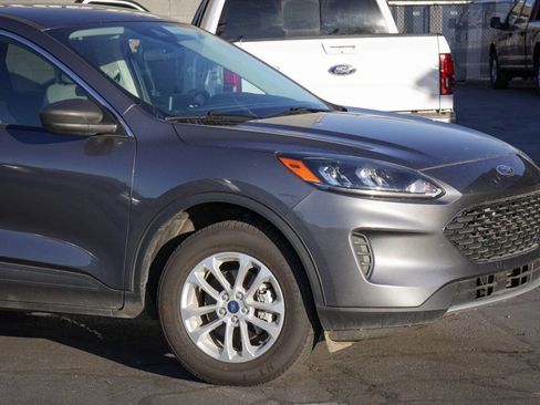 Used 2022 Ford Escape SE w/ Cold Weather Package AWD/4WD image 3
