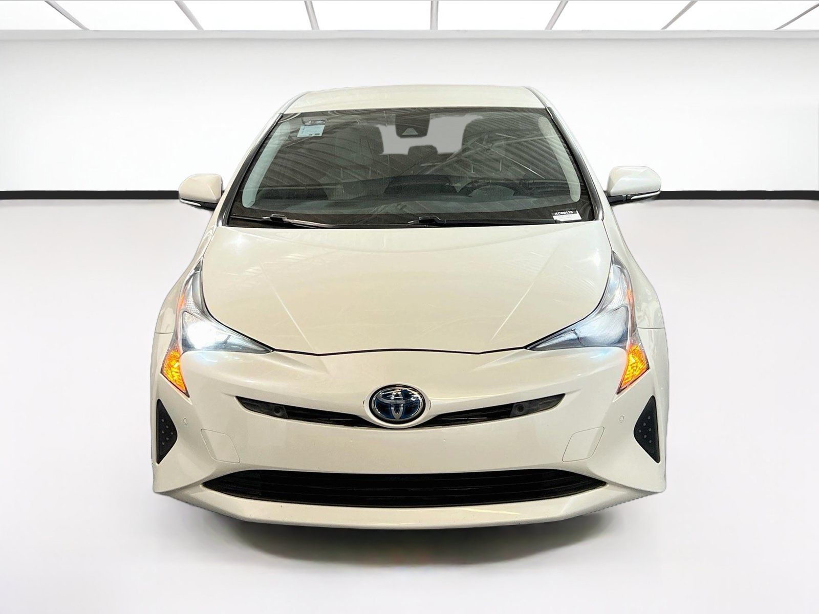 Used 2018 Toyota Prius Two w/ Prius Two Safety Plus Package FWD image 2