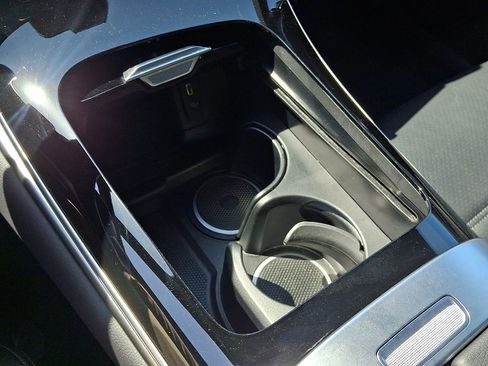 Used 2024 Mercedes-Benz GLC 300 4MATIC image 25