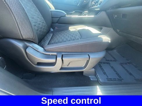 Used 2025 Nissan Pathfinder SV image 21