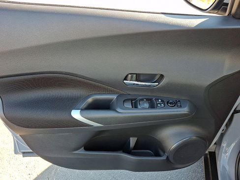 Used 2023 Nissan Kicks SV image 13