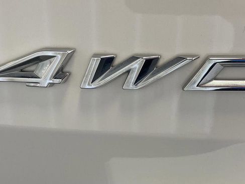 Used 2024 Ford Explorer XLT w/ Equipment Group 202A image 32