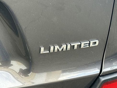 Used 2019 Jeep Cherokee Limited w/ Luxury Group image 13