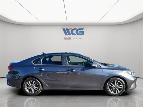 Used 2023 Kia Forte LXS image 3