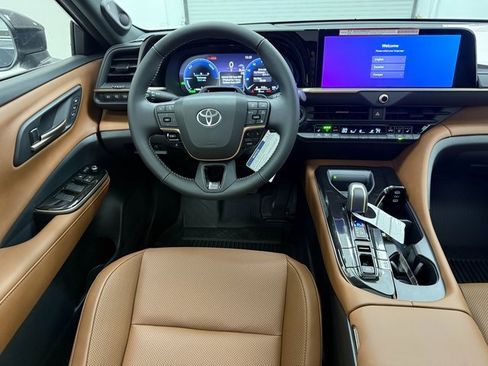 New 2026 Toyota Crown Signia Limited w/ Advanced Technology Package image 31