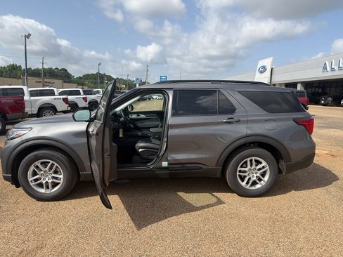 New 2026 Ford Explorer Active w/ Active Comfort Package RWD image 17