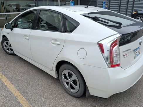 Used 2013 Toyota Prius Two FWD image 2