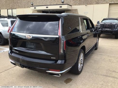Used 2021 Cadillac Escalade ESV Premium Luxury w/ Driver Assist Tech Package AWD/4WD image 4