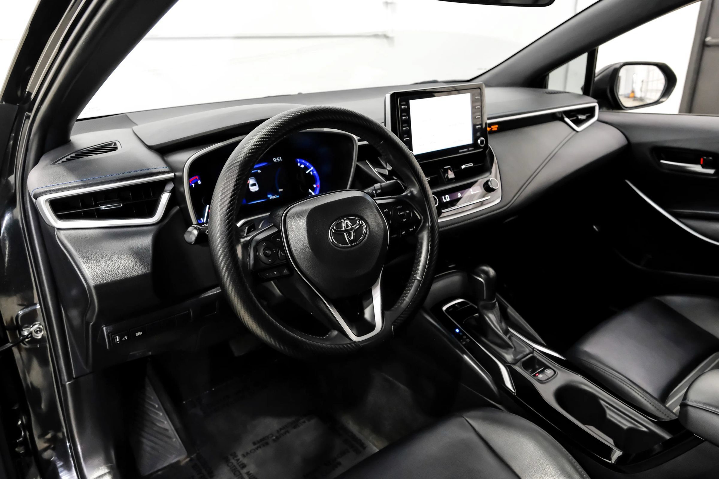 Used 2020 Toyota Corolla XSE FWD image 22