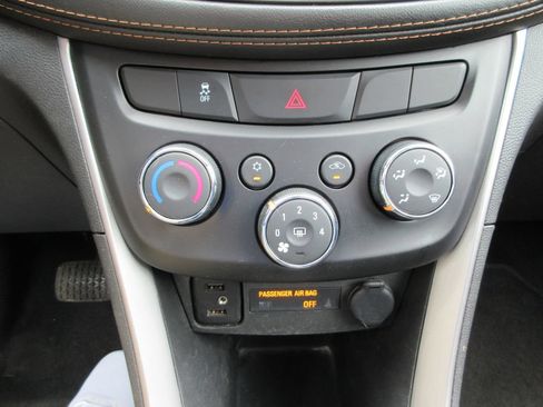 Certified 2021 Chevrolet Trax LT AWD/4WD image 29