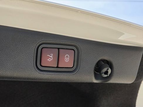 Used 2019 Mercedes-Benz E 300 E 300 image 25