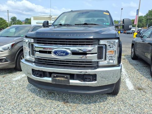 Used 2018 Ford F250 XLT w/ Snow Plow Prep Package AWD/4WD image 5