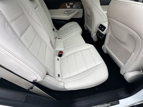 Used 2022 Mercedes-Benz GLS 450 4MATIC image 18