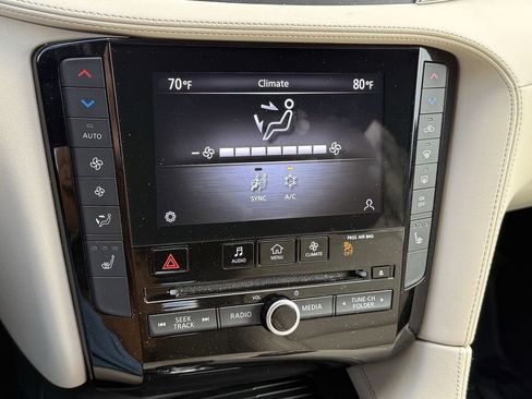 Used 2020 INFINITI QX50 Luxe w/ Navigation Package image 29
